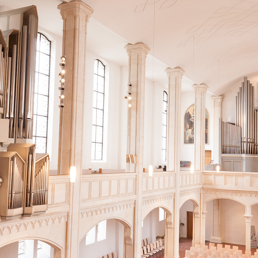 View of the two organs in St Mark's © Ballhausen