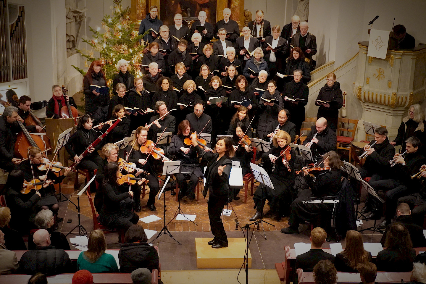 Chor und Orchester der Himmelfahrtskirche München-Pasing. Kantorin Yoko Seidel, Leitung. Weihnachtsoratorium 2024.