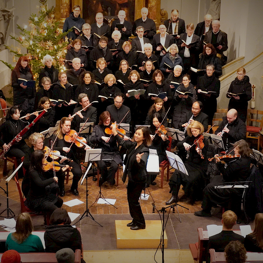 Chor und Orchester der Himmelfahrtskirche München-Pasing. Kantorin Yoko Seidel, Leitung. Weihnachtsoratorium 2024. © Sepp Aigner