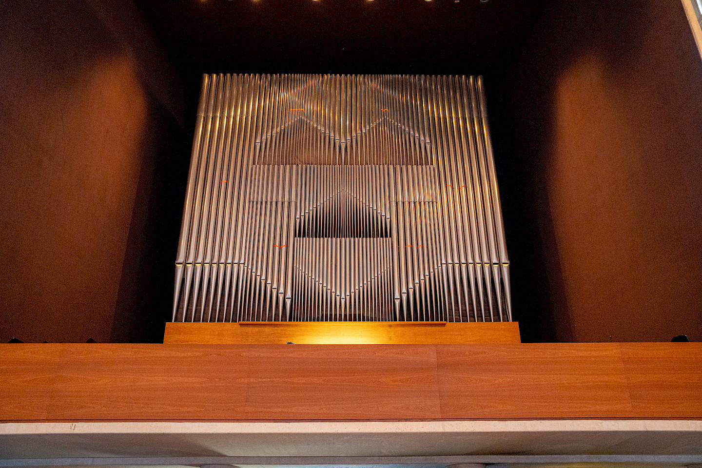 Die große Woehl-Orgel der Herz Jesu Kirche