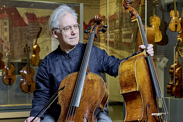 Jonas Seeberg spielt Cello-Suiten