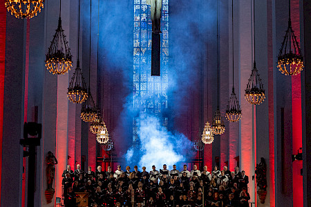 Lichtinstallation im Innenraum der Frauenkirche, 2025