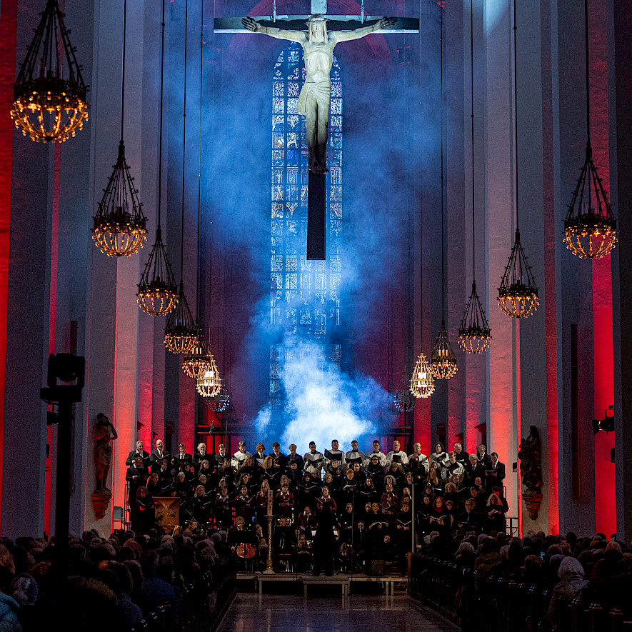 Lichtinstallation im Innenraum der Frauenkirche, 2025 © Stefan Kiderle