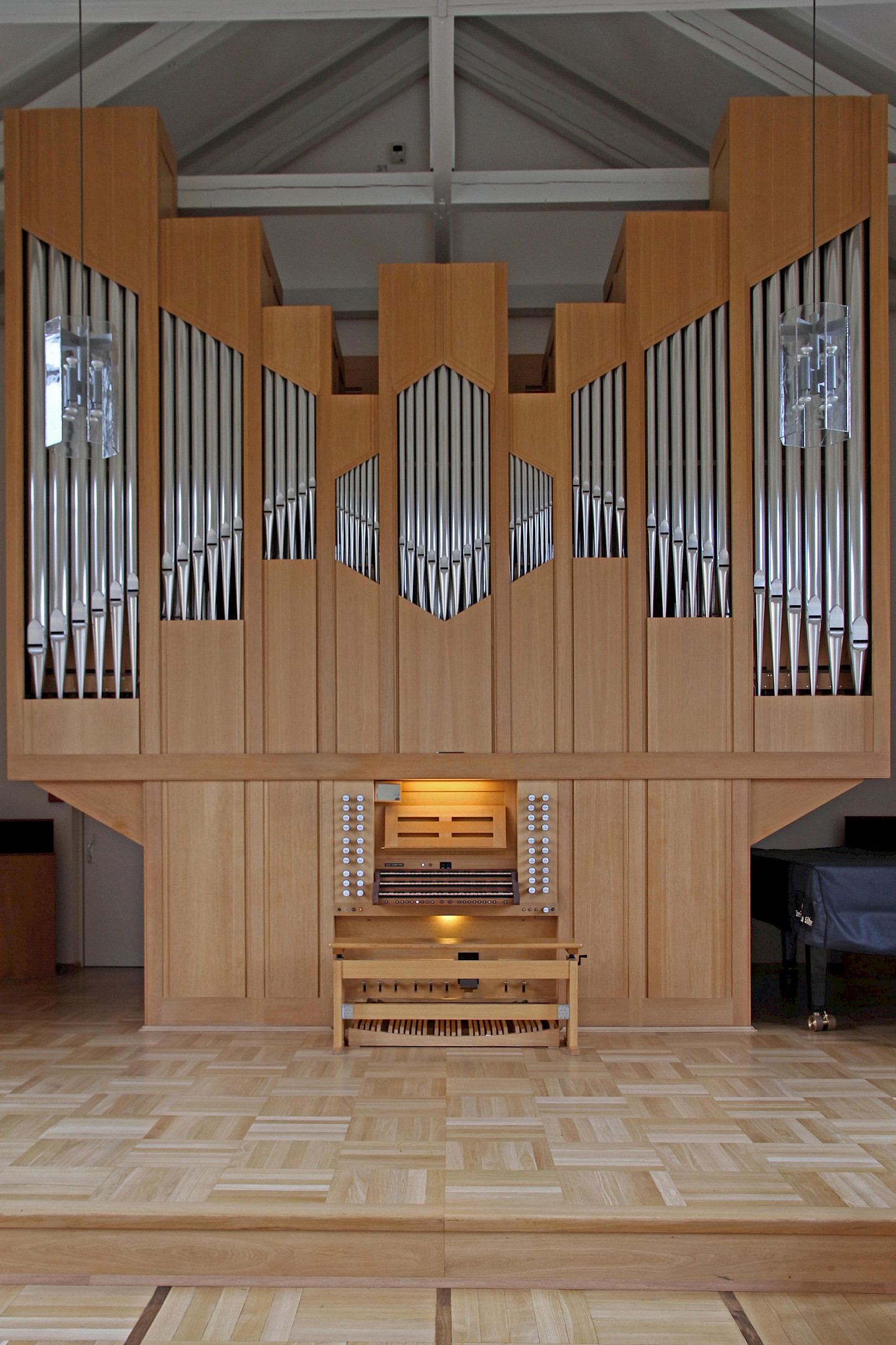 Die Goll-Orgel von 1995 im Großen Orgelsaal der Hochschule