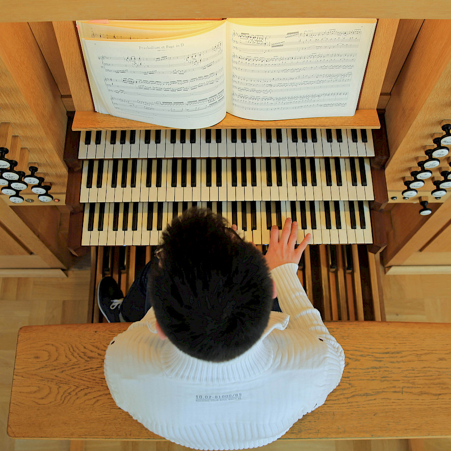 Spieltisch der Goll-Orgel © privat