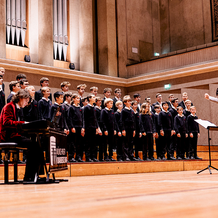 Der Münchner Knabenchor bei seinem Jubiläumskonzert 2024, im Herkulessaal der Residenz München © MKC