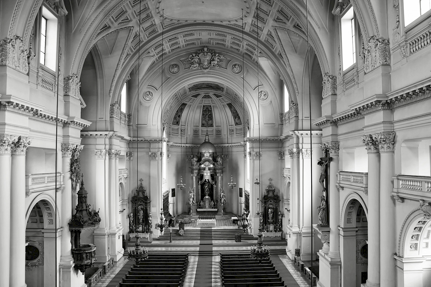 Innenraum der Stadtpfarrkirche St. Margaret Innenraum der Stadtpfarrkirche St. Margaret
