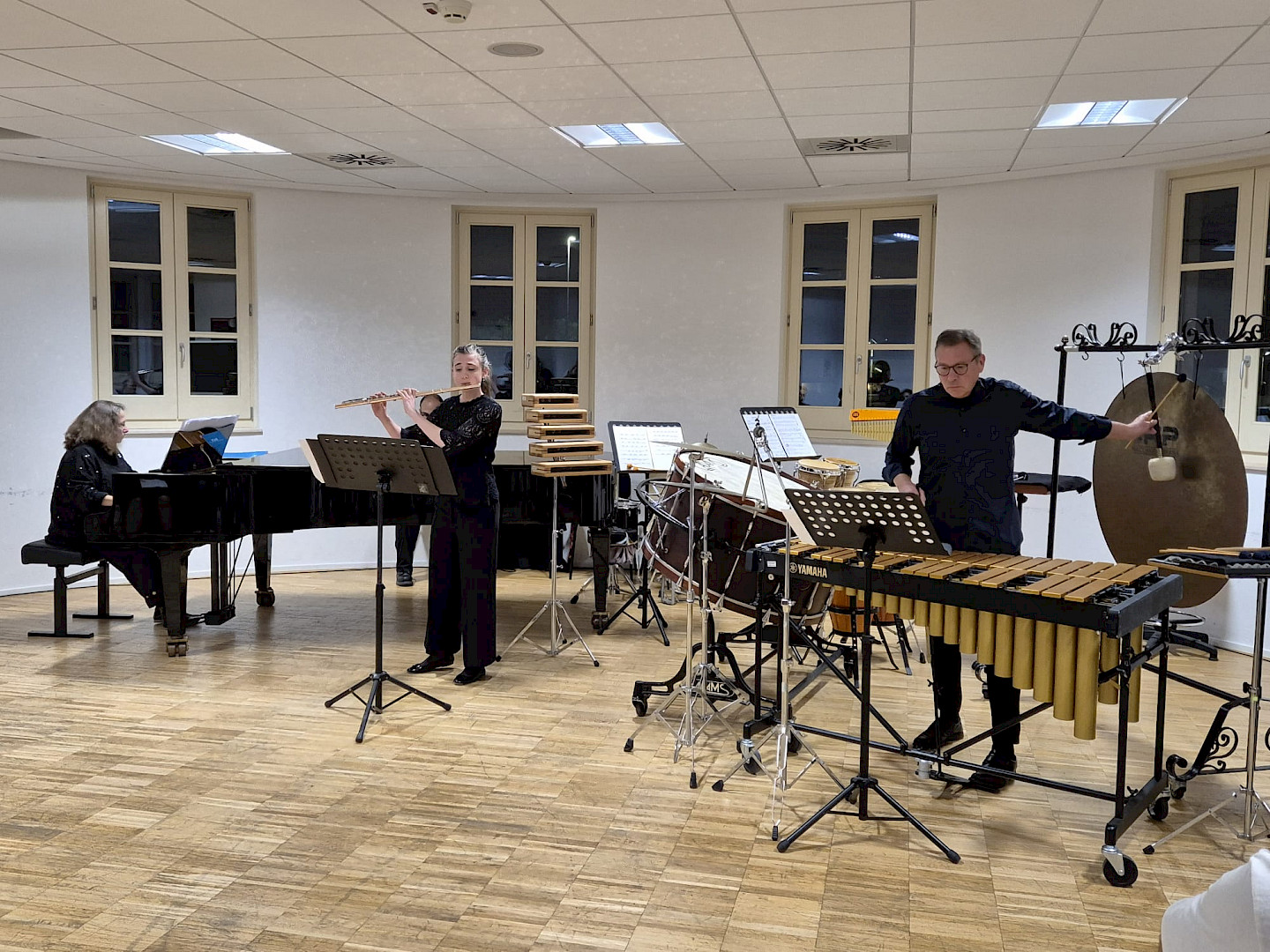„Goldberg träumt ...“ in Concert: v. l. Dorothea Hofmann (p), Carlo M. Barile (p), Agnes Mayr (fl), Stefan Blum (perc)